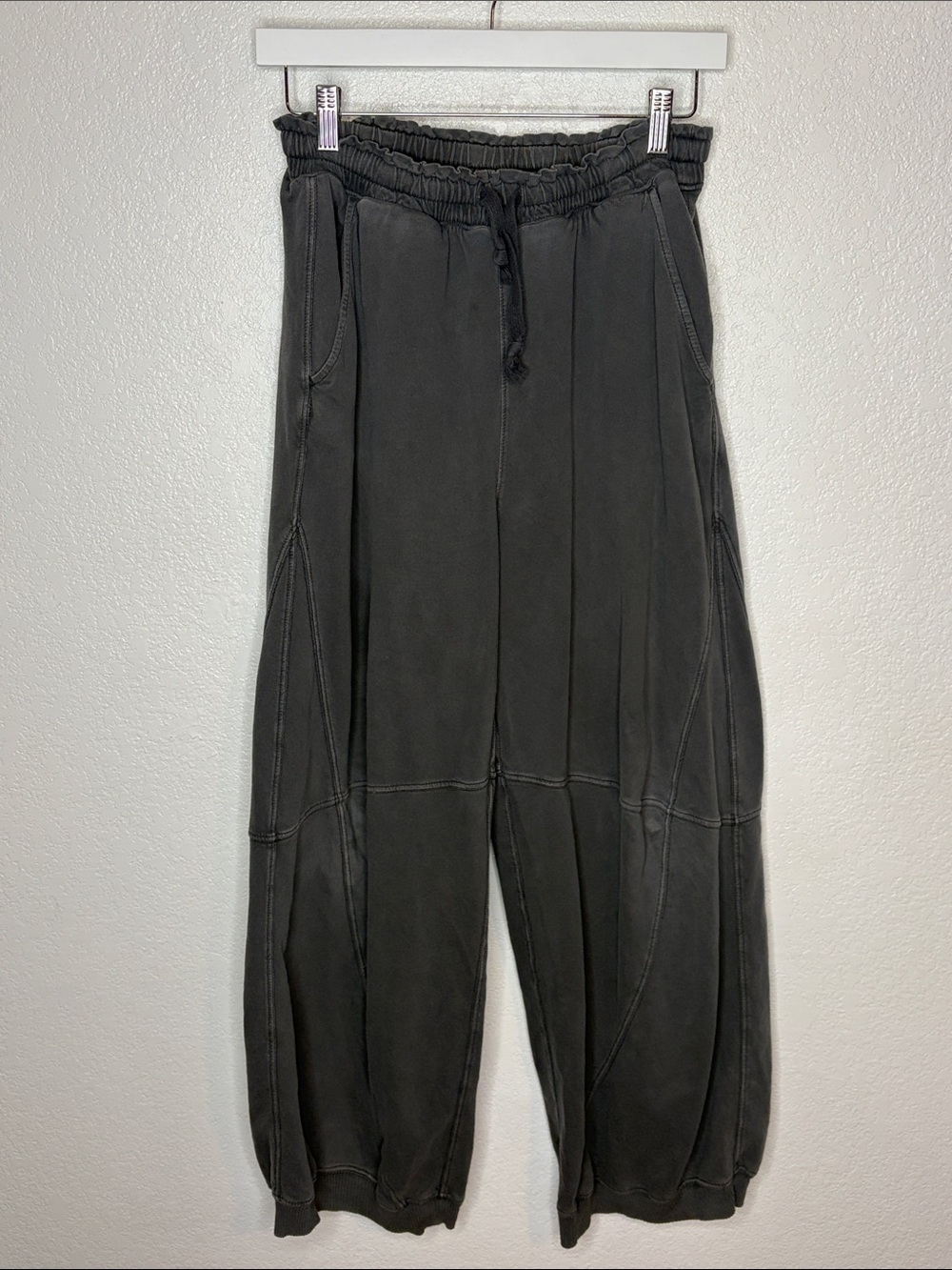 Aerie Gray Baggy Barrel Leg Jogger Size XS - Picture 3 of 10